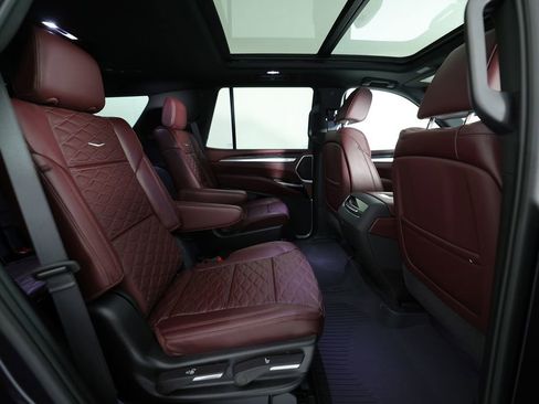 Used 2026 Cadillac Escalade Luxury w/ Touring Package AWD/4WD image 11
