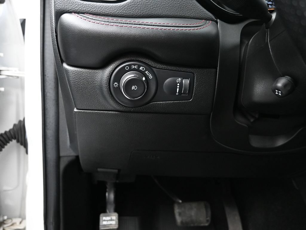 Used 2022 Dodge Durango R/T w/ Blacktop Package RWD image 12