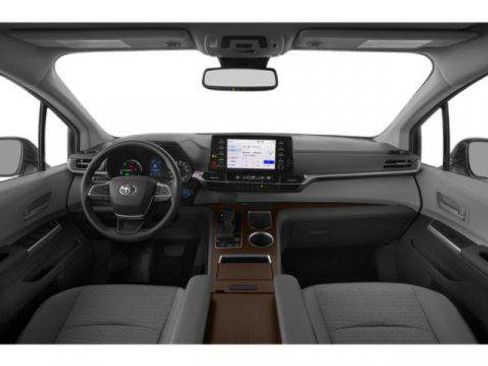 Certified 2024 Toyota Sienna LE image 8