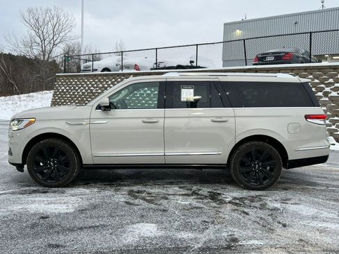 Used 2024 Lincoln Navigator L Reserve w/ Monochromatic Package image 48