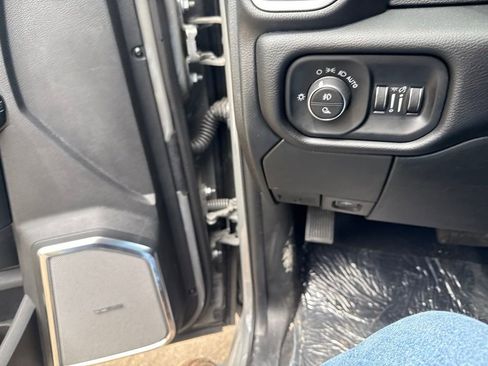 New 2026 RAM 2500 Laramie AWD/4WD image 17