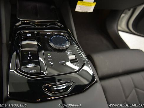 Used 2026 BMW 530i w/ M Sport Package image 34