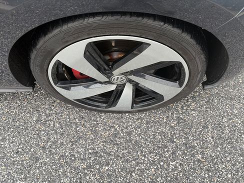 Used 2018 Volkswagen GTI S FWD image 17