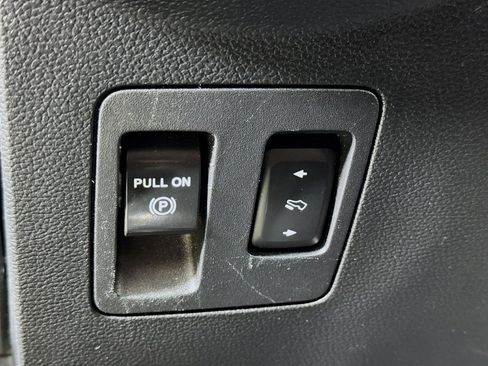 Used 2019 Ford F150 XLT w/ Equipment Group 302A Luxury image 11