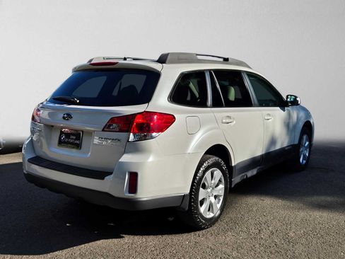Used 2011 Subaru Outback 2.5i Limited AWD/4WD image 3