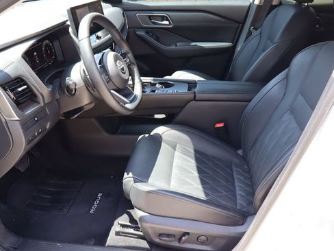 Used 2024 Nissan Rogue Platinum FWD image 16