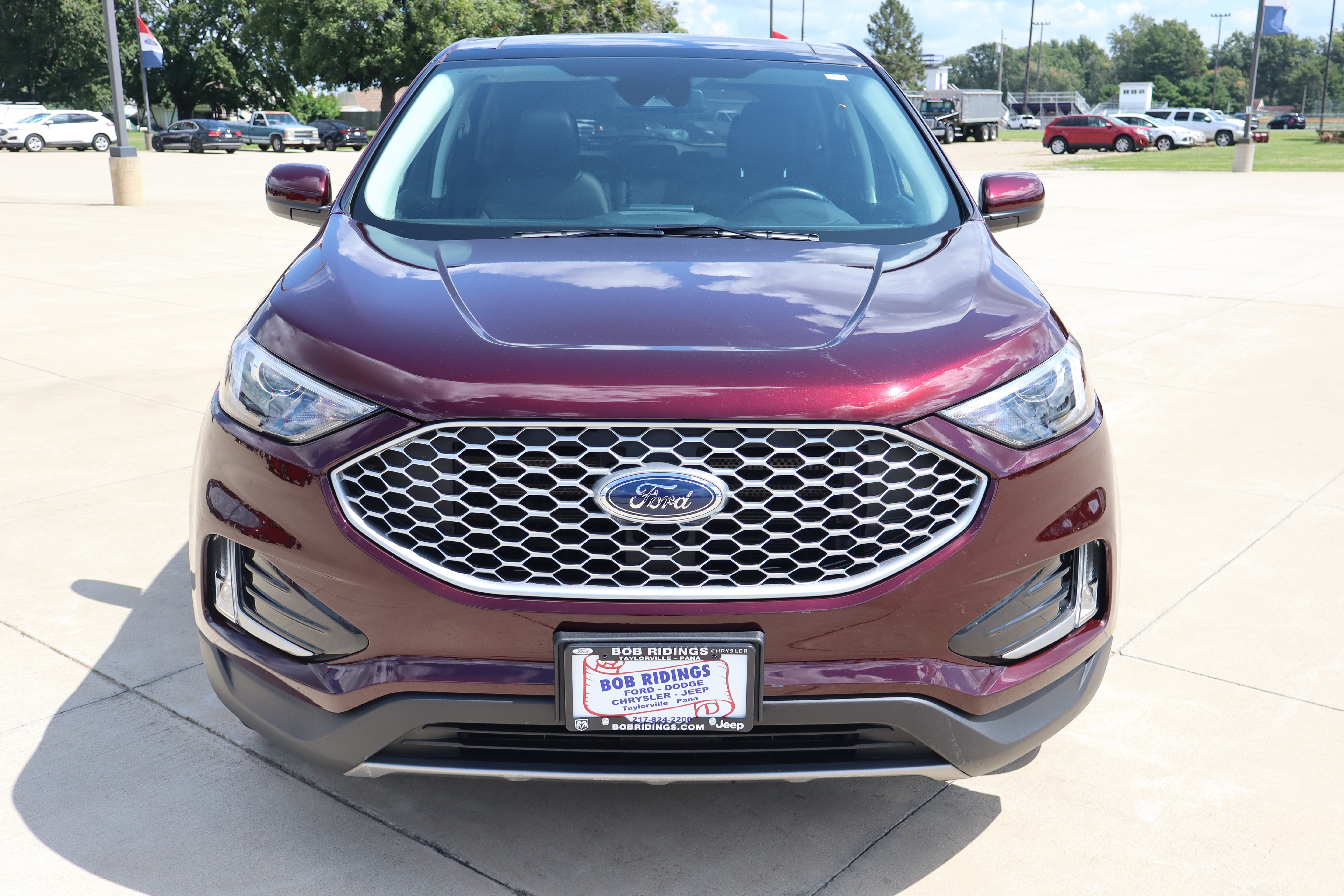 Used 2024 Ford Edge SEL w/ Convenience Package AWD/4WD image 2