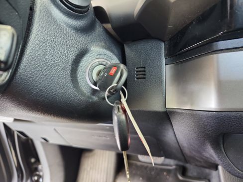 Used 2018 Toyota Tacoma SR5 RWD image 24