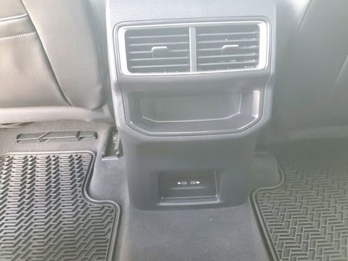 Certified 2025 Volkswagen Atlas Cross Sport SE FWD image 16