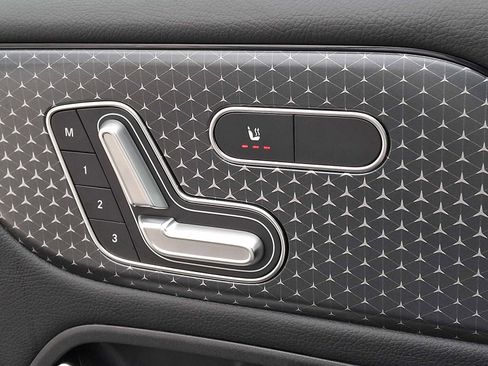 Used 2026 Mercedes-Benz GLB 250 4MATIC image 23