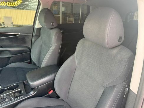 Used 2019 Kia Sorento FWD w/ LX Convenience Package image 9