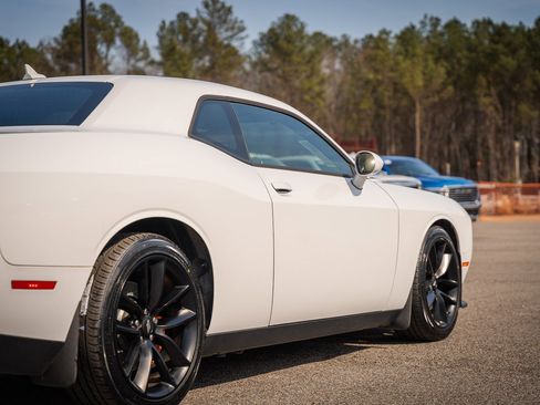Used 2022 Dodge Challenger GT w/ Plus Package image 21