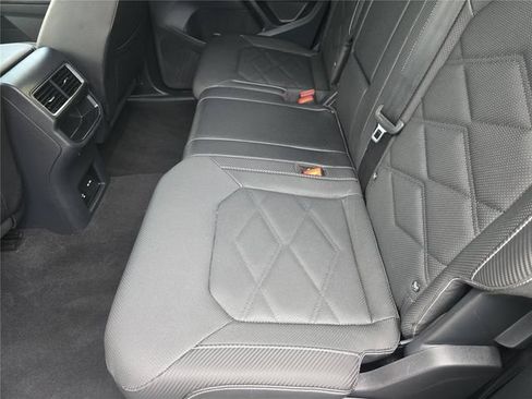 Used 2025 Volkswagen Atlas Cross Sport SE AWD/4WD image 13