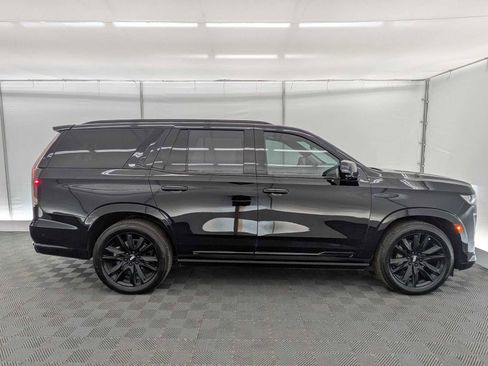 Used 2024 Cadillac Escalade Sport Platinum AWD/4WD image 7