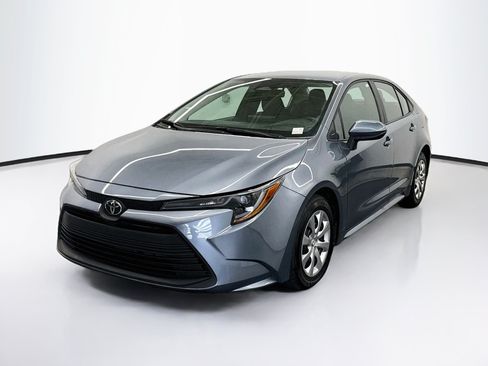 Used 2025 Toyota Corolla LE FWD image 3