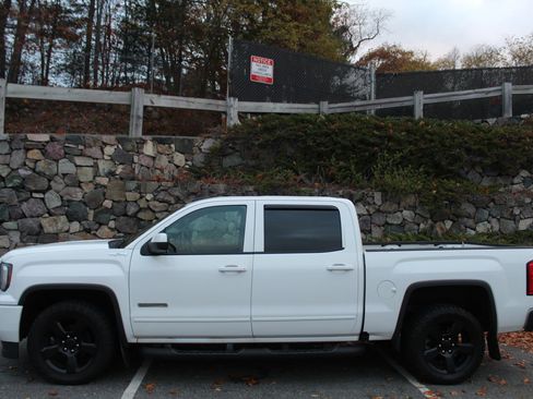 Used 2017 GMC Sierra 1500 SLE w/ SLE Value Package image 6