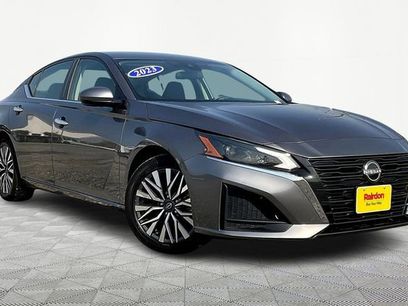 Used 2023 Nissan Altima 2.5 SV