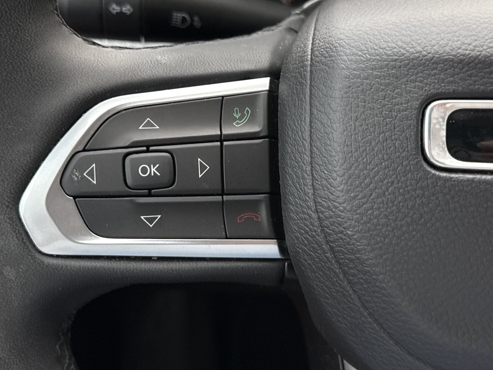 Used 2024 Jeep Compass Latitude AWD/4WD image 19