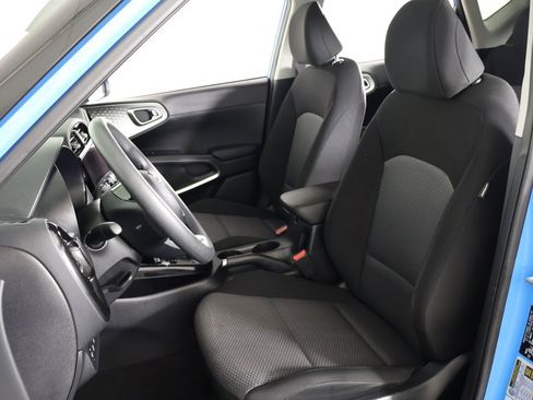 Used 2025 Kia Soul S image 27