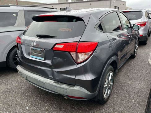 Used 2017 Honda HR-V EX image 2