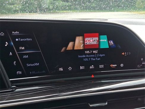 Used 2021 Cadillac Escalade Sport w/ LPO, Illumination Package image 19