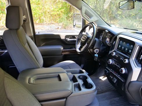 Used 2023 GMC Sierra 2500 SLE image 40