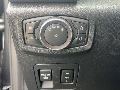 Used 2019 Ford F150 XLT w/ Equipment Group 302A Luxury AWD/4WD image 7