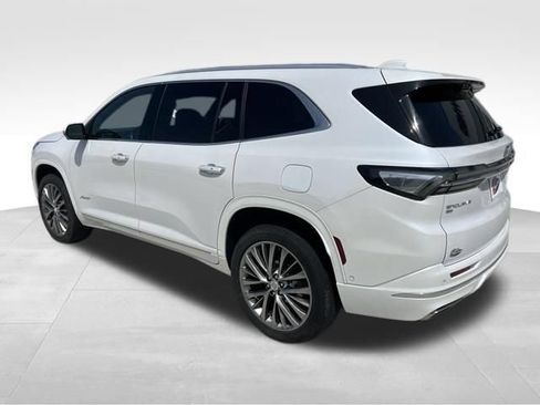Used 2025 Buick Enclave Avenir w/ Super Cruise Package AWD/4WD image 4