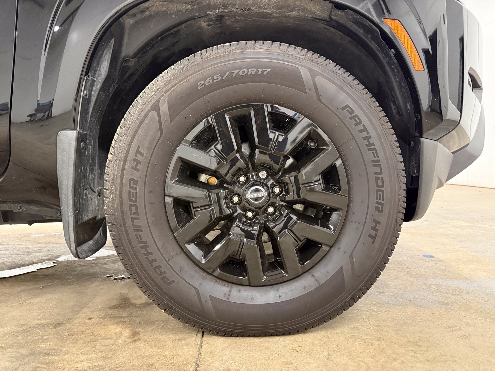 Used 2023 Nissan Frontier SV w/ Technology Package RWD image 22