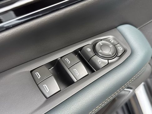 Certified 2025 GMC Yukon XL AT4 w/ LPO, Floor Liner Package AWD/4WD image 26