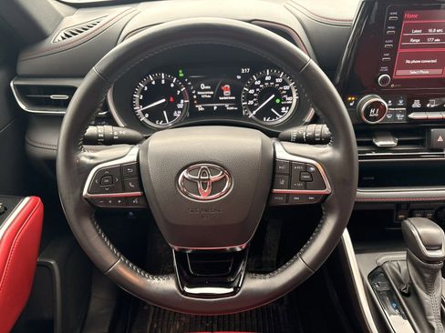 Used 2021 Toyota Highlander XSE image 25