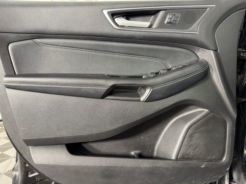 Used 2017 Ford Edge Titanium w/ Equipment Group 301A AWD/4WD image 44
