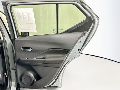 Used 2024 Nissan Kicks SV image 28