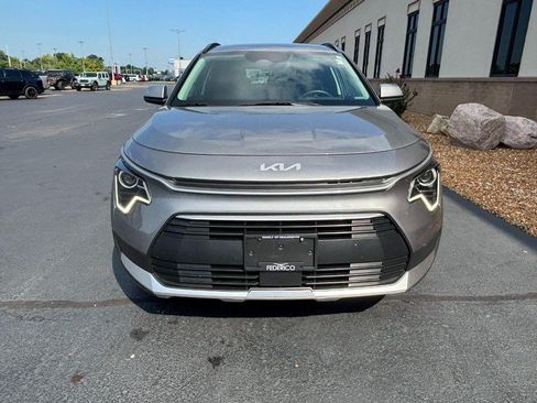 Used 2023 Kia Niro EX FWD image 9