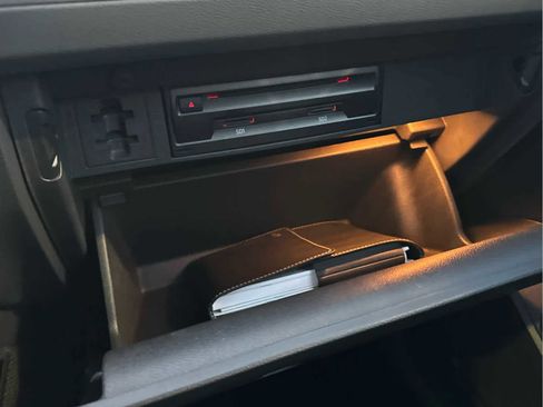 Certified 2020 Volkswagen Tiguan SEL image 33