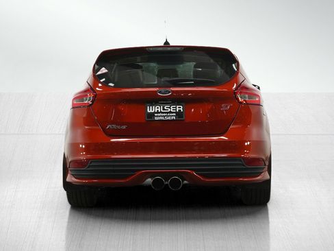 Used 2018 Ford Focus ST w/ Equipment Group 402A FWD image 4