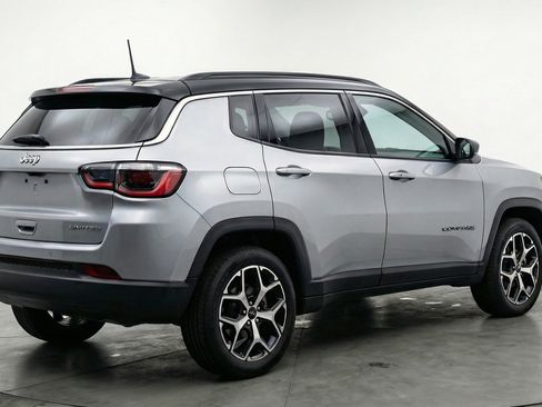 Used 2025 Jeep Compass Limited AWD/4WD image 9