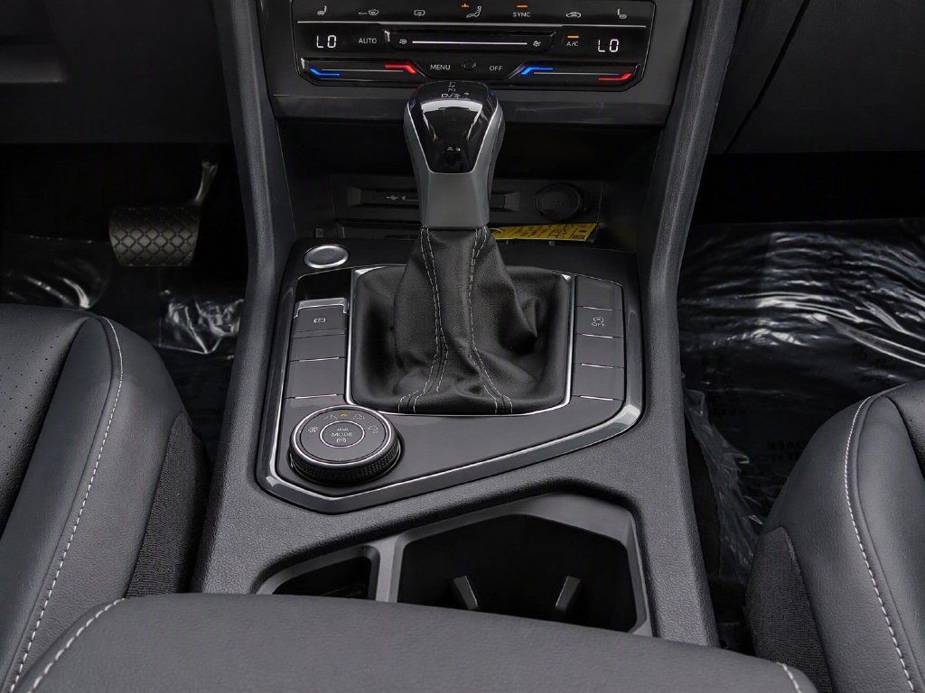 Certified 2023 Volkswagen Tiguan SE AWD/4WD image 24