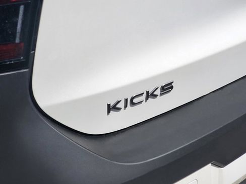 New 2026 Nissan Kicks SR image 8
