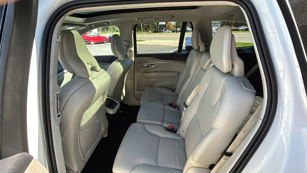 Certified 2024 Volvo XC90 B6 Plus AWD/4WD image 10