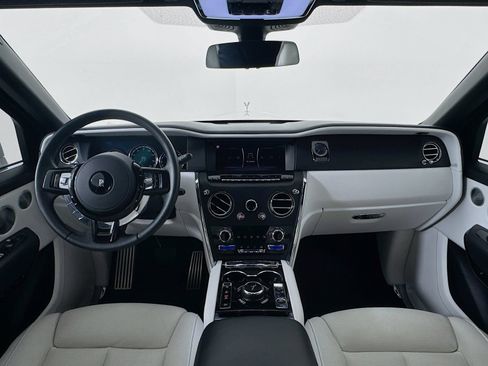 Certified 2021 Rolls-Royce Cullinan AWD/4WD image 22