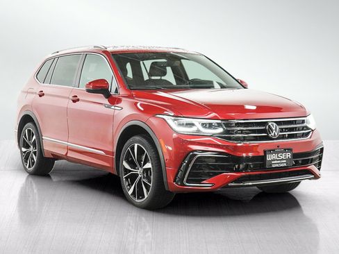 Used 2024 Volkswagen Tiguan SEL R-Line AWD/4WD image 7
