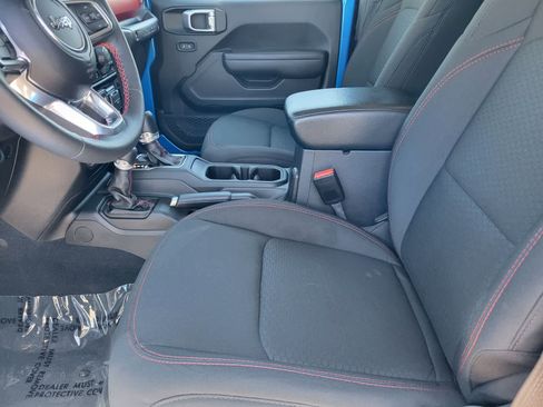 Used 2022 Jeep Wrangler Rubicon w/ Cold Weather Group AWD/4WD image 26