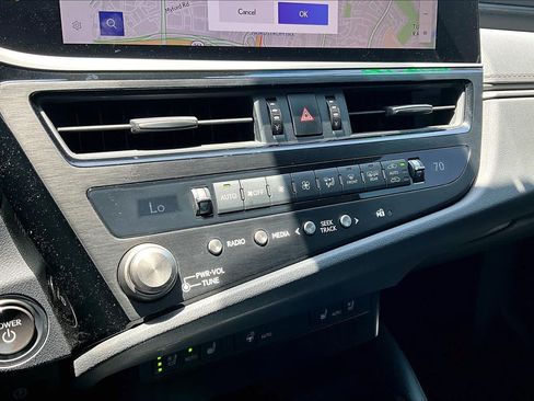 Used 2025 Lexus ES 300h w/ Premium Package FWD image 34
