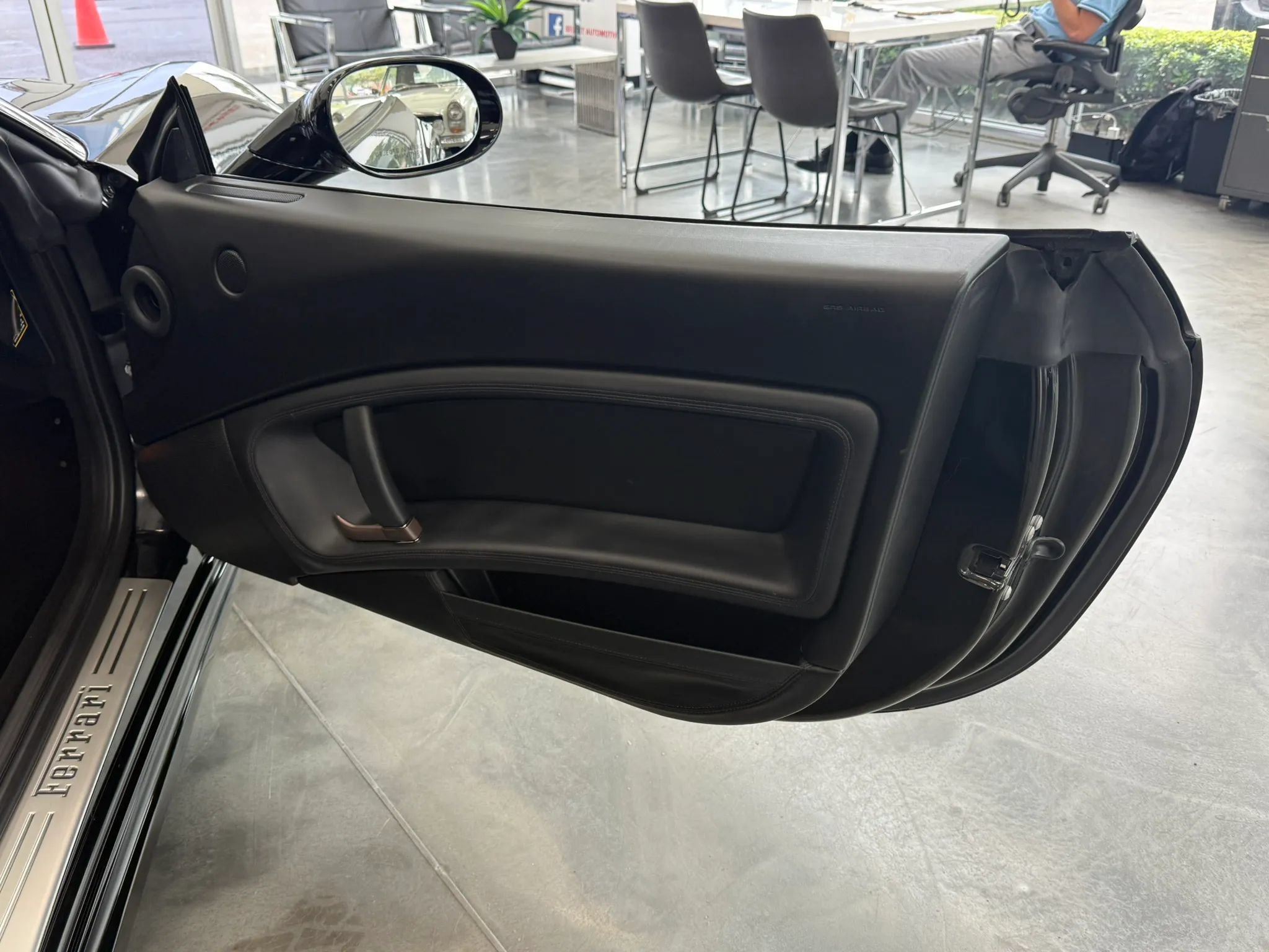 Used 2010 Ferrari California RWD image 36