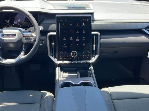 New 2025 GMC Acadia AT4 w/ Luxury Package image 16