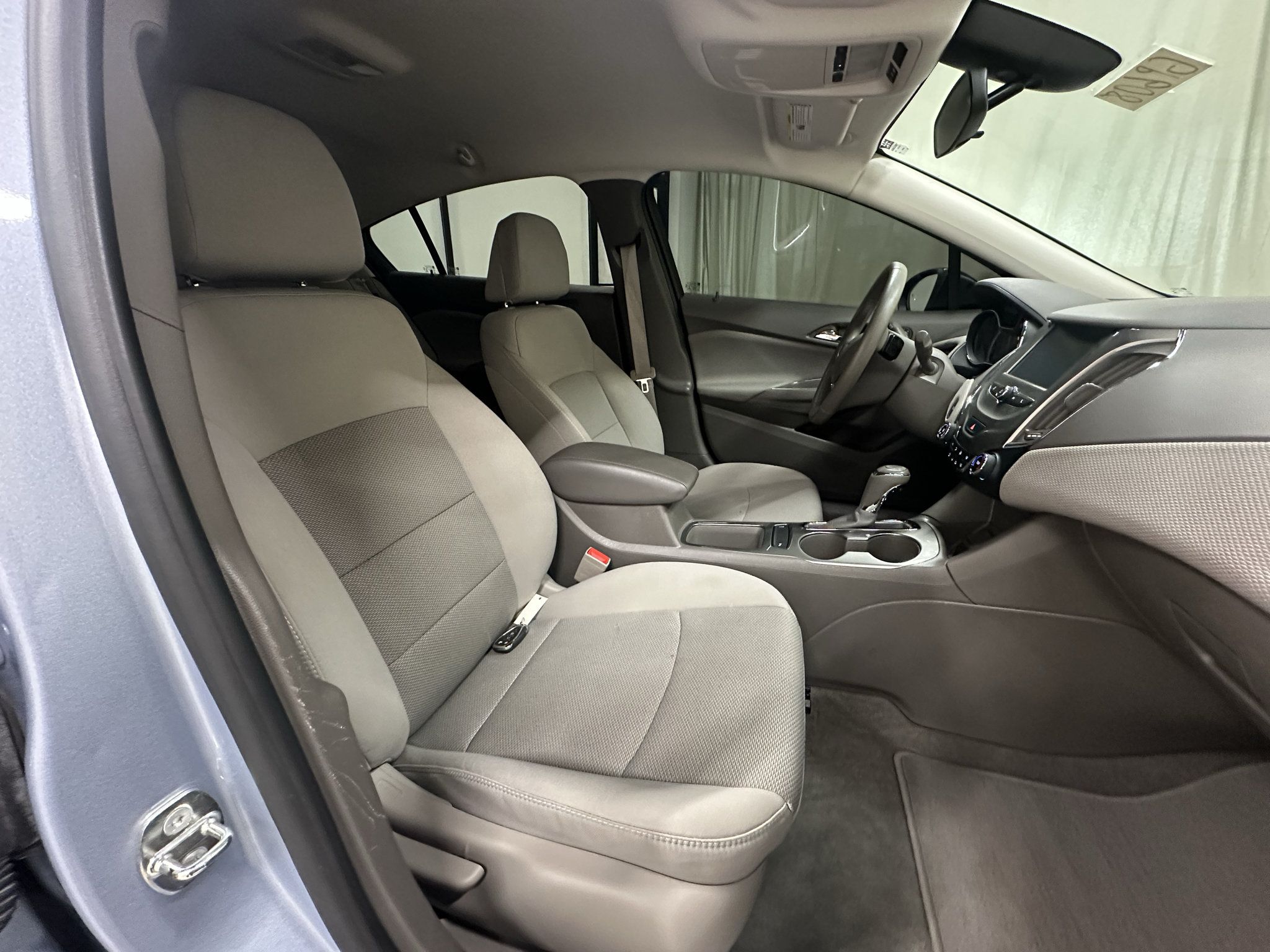 Certified 2018 Chevrolet Cruze LT w/ Convenience Package FWD image 14