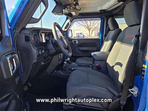 Used 2024 Jeep Wrangler Rubicon w/ Technology Group image 9