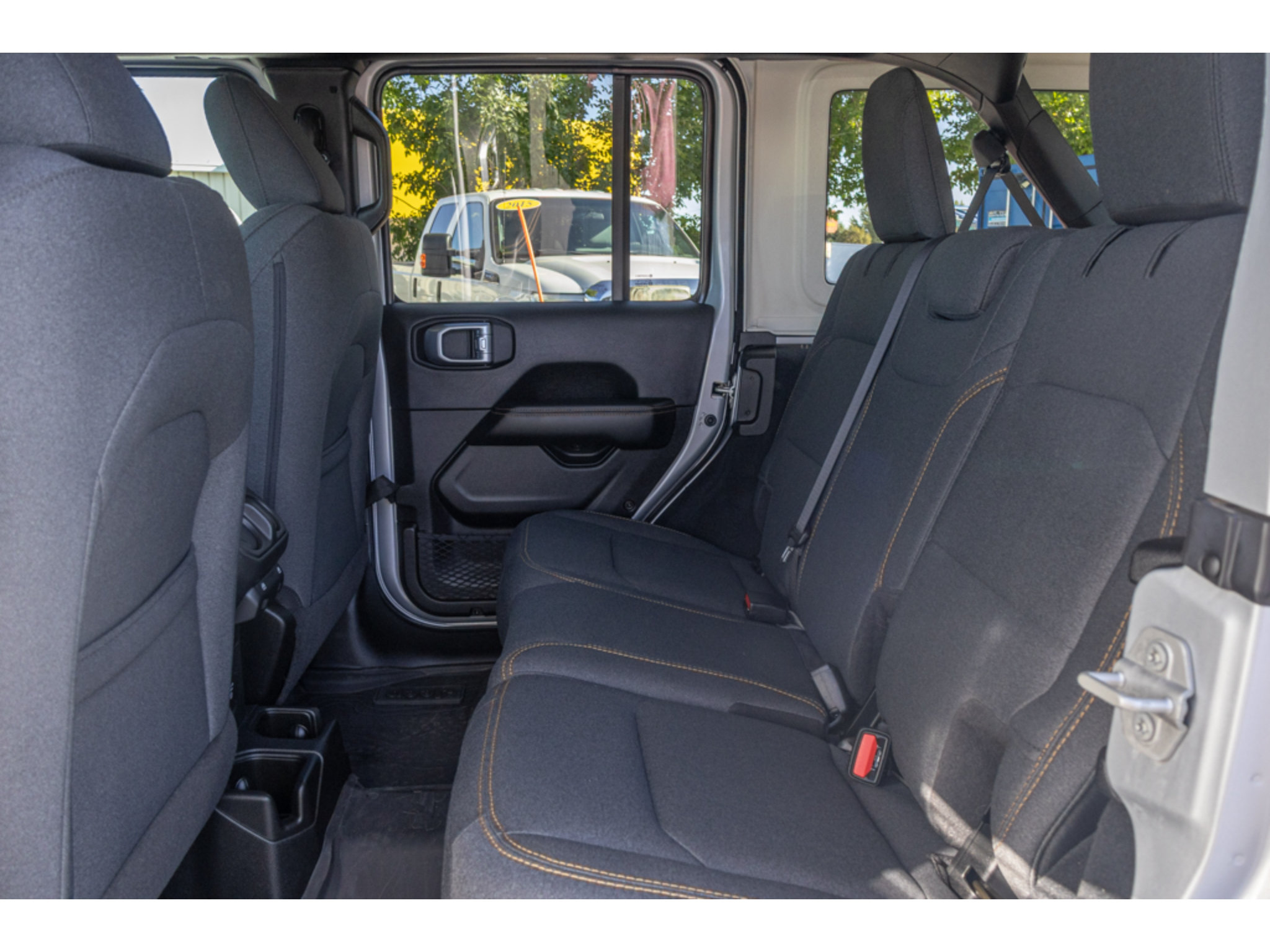 Used 2024 Jeep Wrangler Unlimited Sahara AWD/4WD image 13