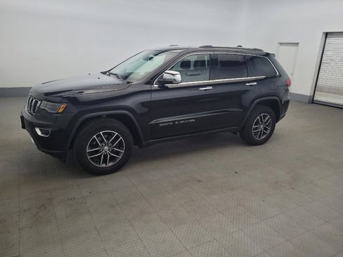 Used 2017 Jeep Grand Cherokee Limited w/ Luxury Group II AWD/4WD image 2